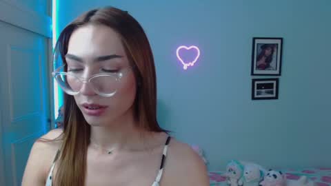 Snapshot of allisonblossom chatting on 01.26.25 online show from 01.26.25