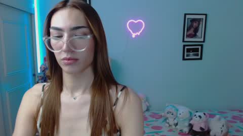 Snapshot of allisonblossom chatting on 01.26.25 online show from 01.26.25