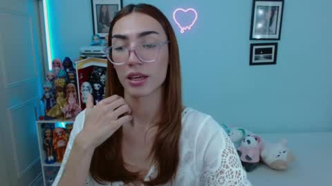 Snapshot of allisonblossom chatting on 02.05.25 online show from 02.05.25