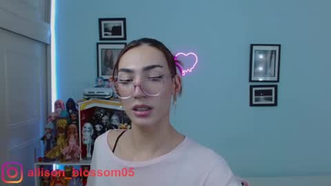 Snapshot of allisonblossom chatting on 02.22.25 online show from 02.22.25