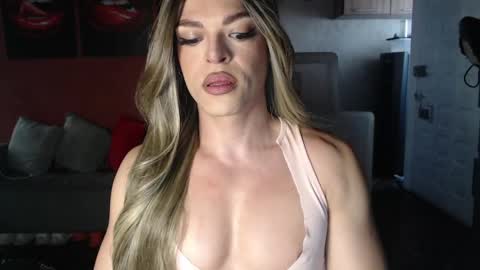 Snapshot of allisonfit chatting on 05.01.26 Allison Victoria online show from 05.01.26