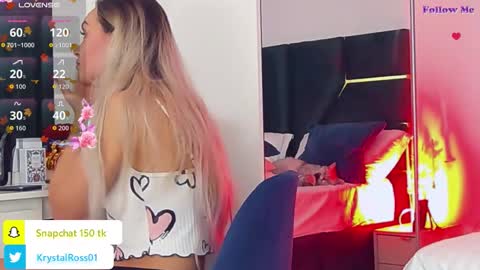 Snapshot of allisonsweetie chatting on 10.31.25 AllisonSweetie online show from 10.31.25