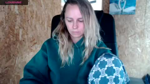 Snapshot of alllexandra chatting on 06.19.26 alllexandra online show from 06.19.26