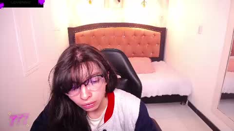 Snapshot of alllyson_ chatting on 07.18.26 alison online show from 07.18.26