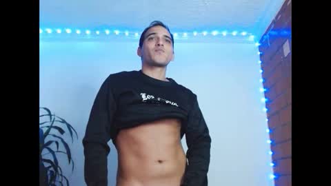 Snapshot of allmax_33 chatting on 10.30.25 Max online show from 10.30.25