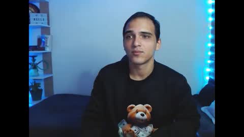 Snapshot of allmax_33 chatting on 11.13.25 Max online show from 11.13.25