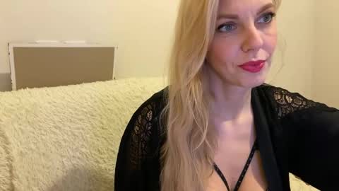 Snapshot of allmaybe chatting on 06.03.26 Nika online show from 06.03.26