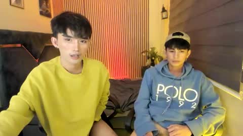 Snapshot of alluring_alpha chatting on 10.06.25 kim and josh online show from 10.06.25