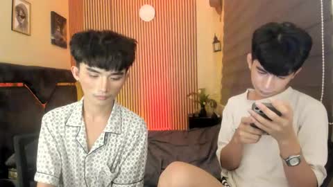 Snapshot of alluring_alpha chatting on 10.08.25 kim and josh online show from 10.08.25