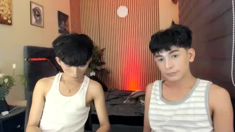 Snapshot of alluring_alpha chatting on 11.08.25 kim and josh online show from 11.08.25
