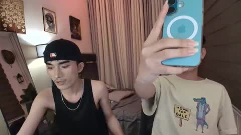 Snapshot of alluring_alpha chatting on 12.14.25 kim and josh online show from 12.14.25