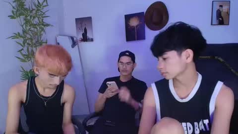 Snapshot of alluring_alpha chatting on 04.22.26 kim and josh online show from 04.22.26