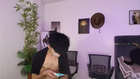 Snapshot of alluring_alpha chatting on 04.30.26 kim and josh online show from 04.30.26