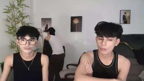Snapshot of alluring_alpha chatting on 05.10.26 kim and josh online show from 05.10.26