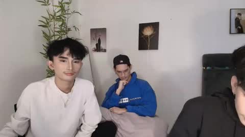 Snapshot of alluring_alpha chatting on 05.13.26 kim and josh online show from 05.13.26