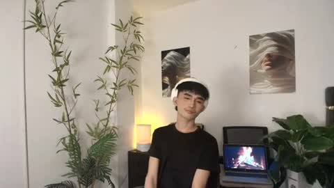 Snapshot of alluring_alpha chatting on 06.26.26 kim and josh online show from 06.26.26