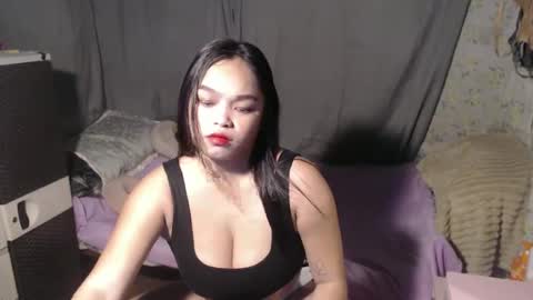Snapshot of alluring_bobbies chatting on 01.05.25 dhiharu online show from 01.05.25