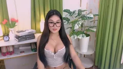 Snapshot of alluring_brianna08 chatting on 05.20.26 Brianna online show from 05.20.26