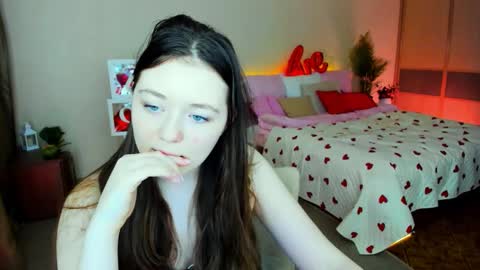 Snapshot of alluringeyess chatting on 02.14.26 alluringeyess online show from 02.14.26