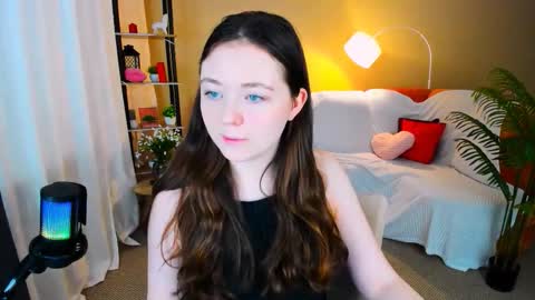 Snapshot of alluringeyess chatting on 02.27.26 alluringeyess online show from 02.27.26