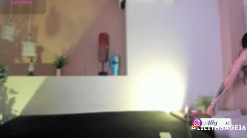 Snapshot of ally_addams chatting on 09.29.25 Ally online show from 09.29.25