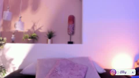 Snapshot of ally_addams chatting on 11.06.25 Ally online show from 11.06.25