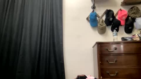 Snapshot of allyanalangel chatting on 10.25.25 allyanalangel online show from 10.25.25