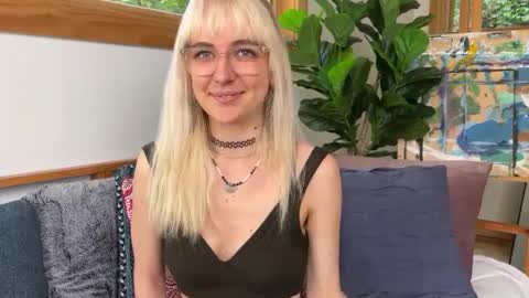 Ally Elliot online show from 10.09.25