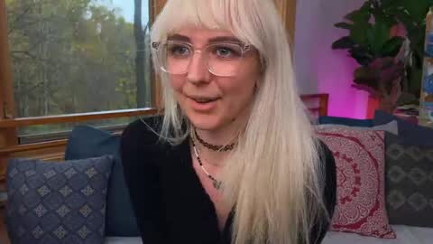 Ally Elliot online show from 10.28.25