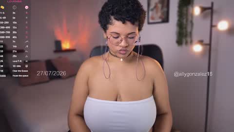 Snapshot of allygonzalez18 chatting on 07.27.26 Ally online show from 07.27.26