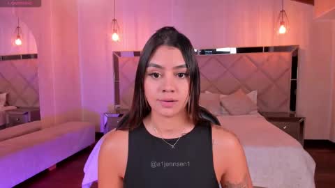 Snapshot of allyjensen chatting on 11.07.25 Alisson online show from 11.07.25