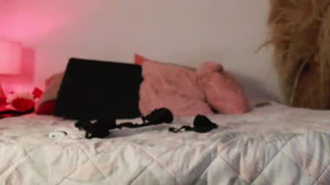 Snapshot of allysonfreeman21 chatting on 10.05.25 Ally colombiana nice bigBoobs boobs latina online show from 10.05.25