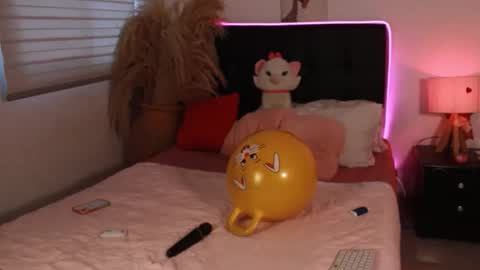 Snapshot of allysonfreeman21 chatting on 11.04.25 Ally colombiana nice bigBoobs boobs latina online show from 11.04.25