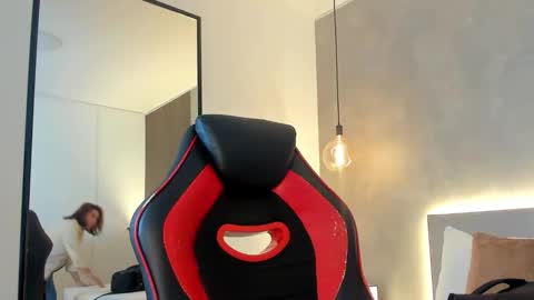 Snapshot of alma_fenix chatting on 10.27.25 ALMA FENIX online show from 10.27.25