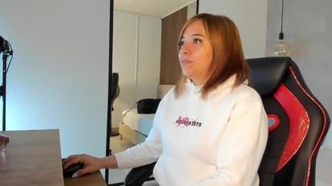 ALMA FENIX  online show from 11.25.25