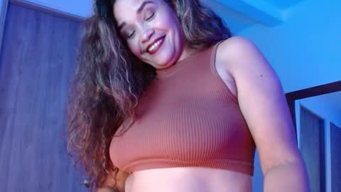 Snapshot of alma_sexyy chatting on 03.04.25 Alma online show from 03.04.25