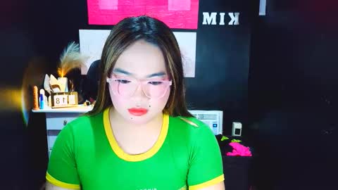 Almira online show from 12.18.25