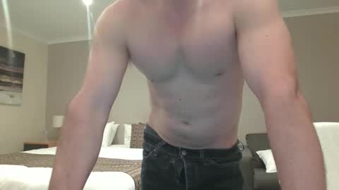 Snapshot of almosthere2makeucum chatting on 10.03.25 almosthere2makeucum online show from 10.03.25