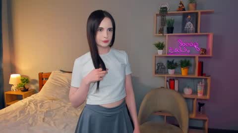 Snapshot of alonareinicke chatting on 05.08.26 Alona online show from 05.08.26