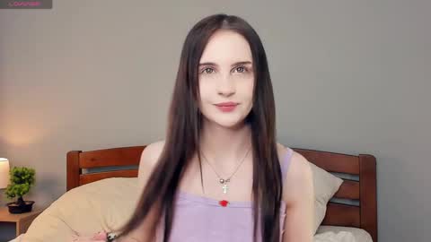 Snapshot of alonareinicke chatting on 05.27.26 Alona online show from 05.27.26