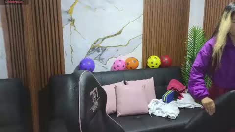 Snapshot of alonddra_tay chatting on 06.22.26 alonddra_tay online show from 06.22.26