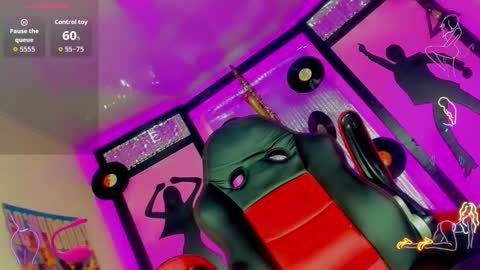 Snapshot of alondra_campbell chatting on 10.28.25 alondra_campbell online show from 10.28.25