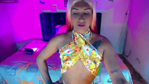 Snapshot of alondragill_ chatting on 07.22.26 alondragill_ online show from 07.22.26