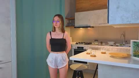 Alorena online show from 12.17.25