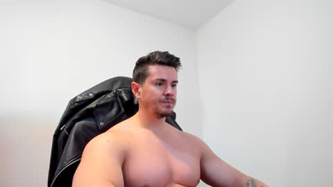 Snapshot of alphagodleatherking92 chatting on 01.07.25 LeatherMaster online show from 01.07.25