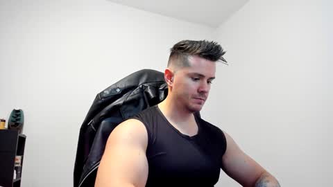 Snapshot of alphagodleatherking92 chatting on 01.08.25 LeatherMaster online show from 01.08.25