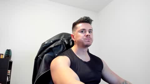 Snapshot of alphagodleatherking92 chatting on 01.08.25 LeatherMaster online show from 01.08.25