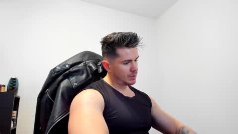 Snapshot of alphagodleatherking92 chatting on 01.08.25 LeatherMaster online show from 01.08.25