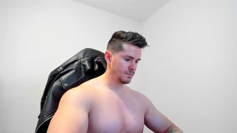 Snapshot of alphagodleatherking92 chatting on 01.14.25 LeatherMaster online show from 01.14.25