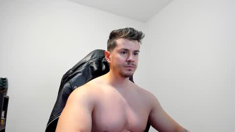 Snapshot of alphagodleatherking92 chatting on 01.19.25 LeatherMaster online show from 01.19.25